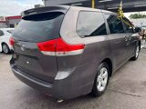 Used 2014 Toyota Sienna L image 5
