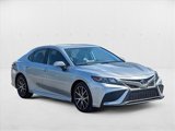 Used 2023 Toyota Camry SE image 3