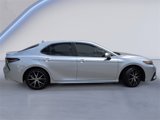 Used 2024 Toyota Camry SE image 3