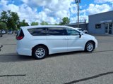 Used 2023 Chrysler Pacifica Touring-L image 3
