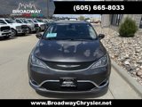 Used 2019 Chrysler Pacifica Touring-L w/ Tire & Wheel Group image 2
