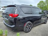 Used 2019 Chrysler Pacifica Touring-L image 2