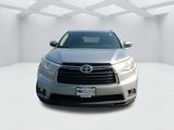 Used 2016 Toyota Highlander XLE image 2