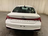 Used 2023 Hyundai Elantra SE image 4
