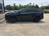 Used 2019 Toyota Highlander SE image 2