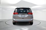 Used 2020 Chrysler Pacifica Touring-L image 3
