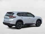 Used 2024 Nissan Rogue SV image 5