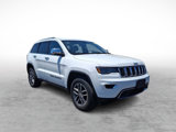 Used 2017 Jeep Grand Cherokee Limited w/ Luxury Group II image 2