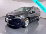 Used 2022 Chrysler Pacifica Touring-L image 2