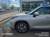 Used 2022 Toyota Highlander XLE image 2