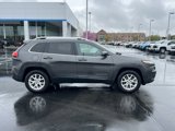 Used 2017 Jeep Cherokee Latitude image 2