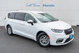 Used 2023 Chrysler Pacifica Touring-L image 2