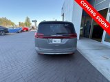 Used 2022 Chrysler Pacifica Touring-L image 3
