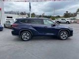 Certified 2022 Toyota Highlander XLE image 3