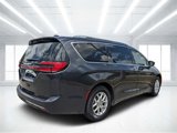 Used 2021 Chrysler Pacifica Touring-L image 4