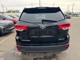 Used 2017 Toyota Highlander XLE image 3