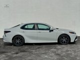 Used 2022 Toyota Camry SE image 2