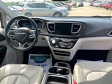 Used 2017 Chrysler Pacifica Touring-L image 4