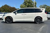 Used 2020 Chrysler Pacifica Touring-L image 6