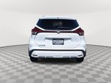 Used 2022 Nissan Kicks S image 6
