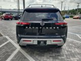 Used 2024 Nissan Pathfinder SL image 4