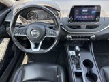 Used 2022 Nissan Altima 2.5 SR image 3