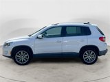 Used 2010 Volkswagen Tiguan SE image 2