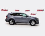 Used 2022 Kia Sorento LX image 3