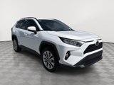 Used 2020 Toyota RAV4 XLE Premium image 3