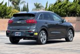 Used 2022 Kia Niro EX image 4