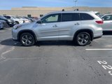 Used 2018 Toyota Highlander Limited Platinum image 3