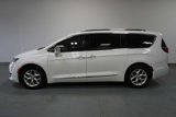 Used 2020 Chrysler Pacifica Limited image 2
