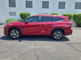 Used 2023 Toyota Highlander XLE image 5