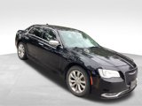Used 2017 Chrysler 300 C image 2