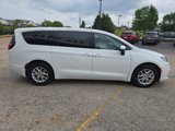 Used 2023 Chrysler Pacifica Touring-L image 4