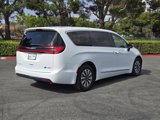 Used 2023 Chrysler Pacifica Limited image 4