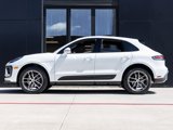 Certified 2023 Porsche Macan image 2