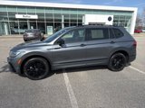 Certified 2022 Volkswagen Tiguan SE R-Line image 5