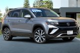 Used 2024 Volkswagen Taos SE image 2