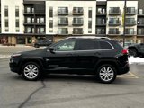 Used 2017 Jeep Cherokee Limited image 4