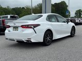 Used 2023 Toyota Camry SE image 3