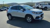 Used 2022 Chevrolet Trax LT w/ LT Convenience Package image 2