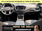 Used 2024 GMC Terrain SLE image 4