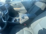 Used 2022 GMC Acadia SLE w/ Driver Convenience Package image 3