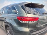 Used 2018 Toyota Highlander XLE image 3