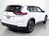 Used 2024 Nissan Rogue SV image 4