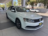 Used 2017 Volkswagen Jetta SE image 3