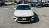 Certified 2025 Hyundai Elantra SE image 2