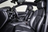 Certified 2022 Porsche Macan image 5