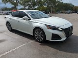 Used 2023 Nissan Altima 2.5 SL image 2
